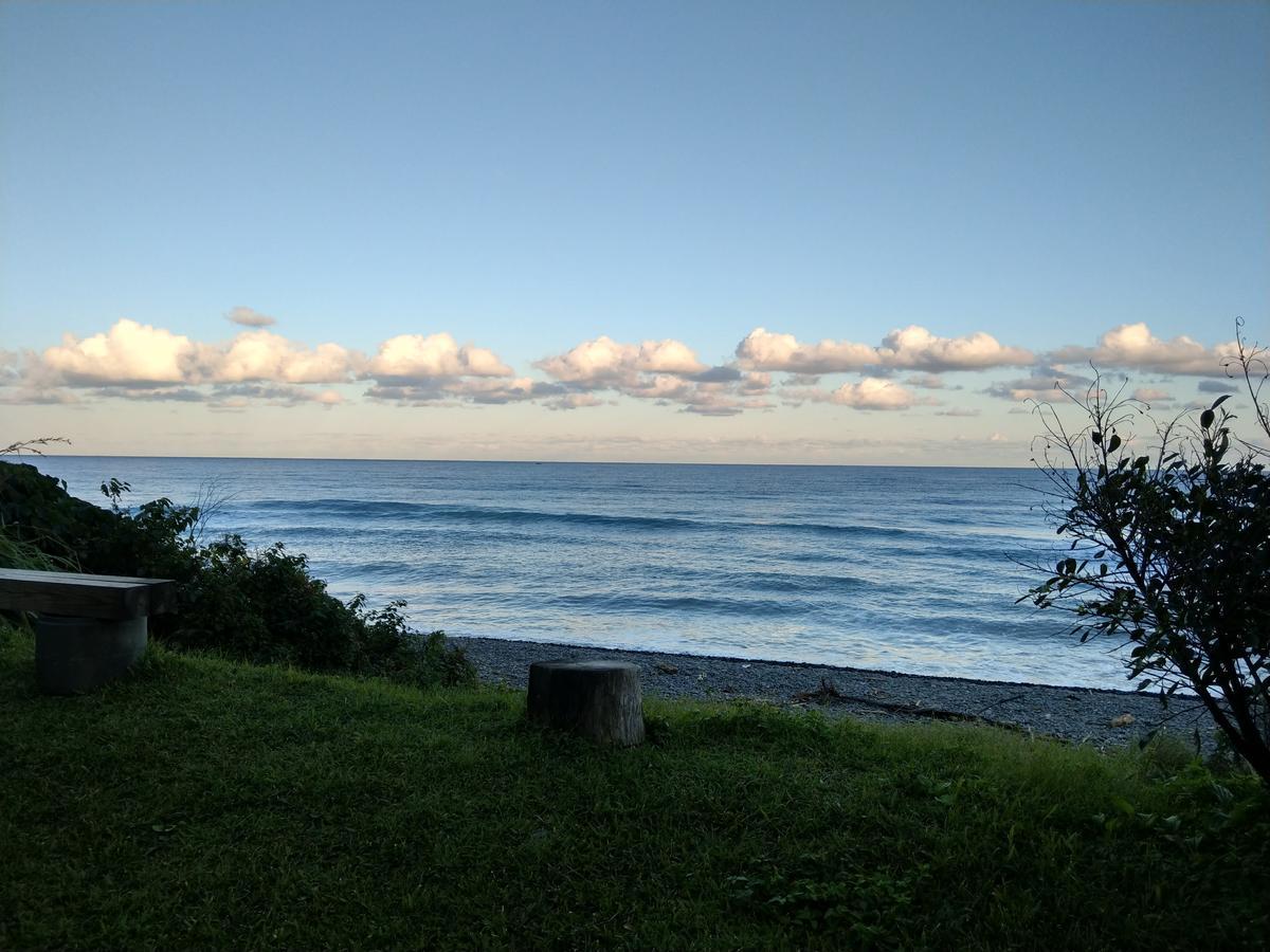 Moonlit Seaview Homestay Donghe Buitenkant foto