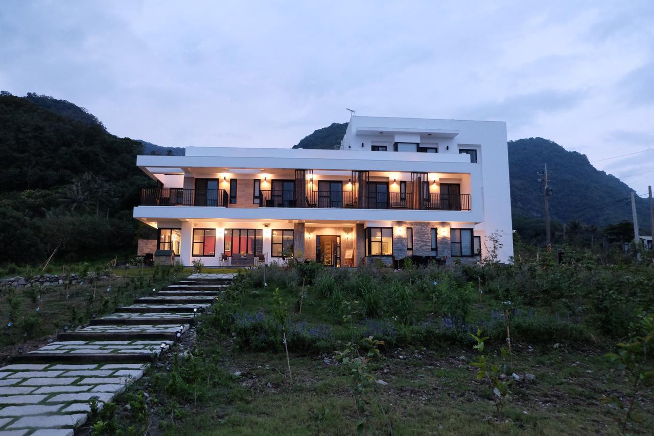 Moonlit Seaview Homestay Donghe Buitenkant foto